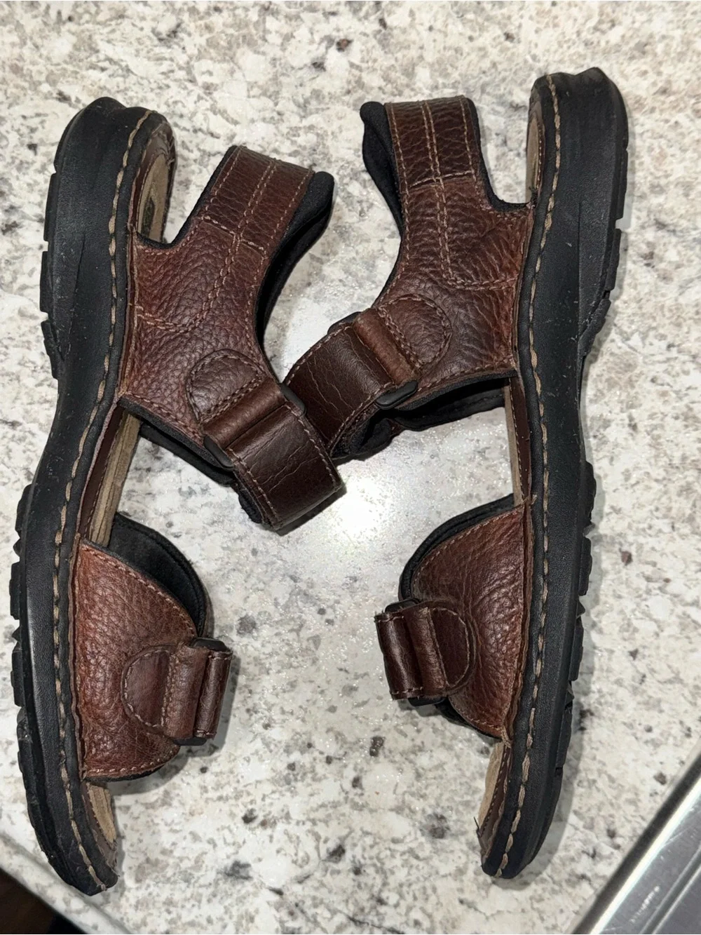 Dockers Men’s Brown Leather Velcro Sandals size 9M